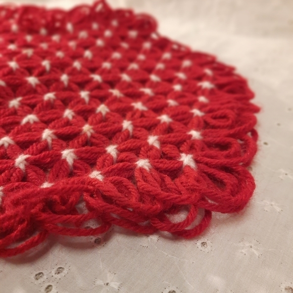 Vintage Octagon Hand Crocheted‎ Trivets Red and White Fringed - Picture 9 of 9